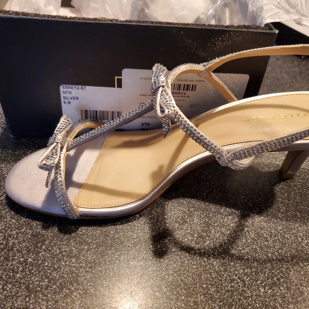 Pelle Moda Essey Sandals